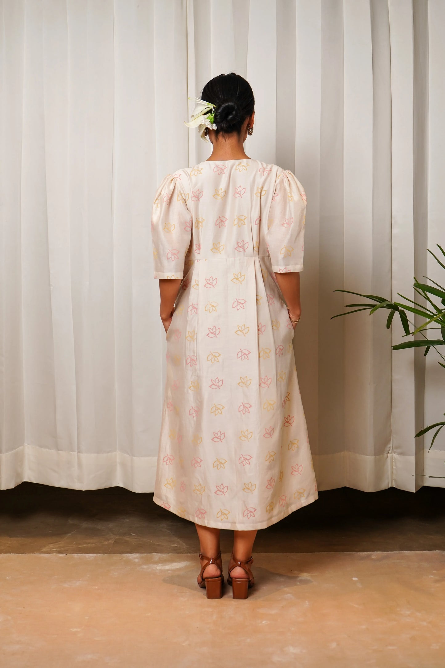 Double leaf dress